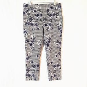 💞🔥SWEET FLORAL GINGHAM CAPRIS
